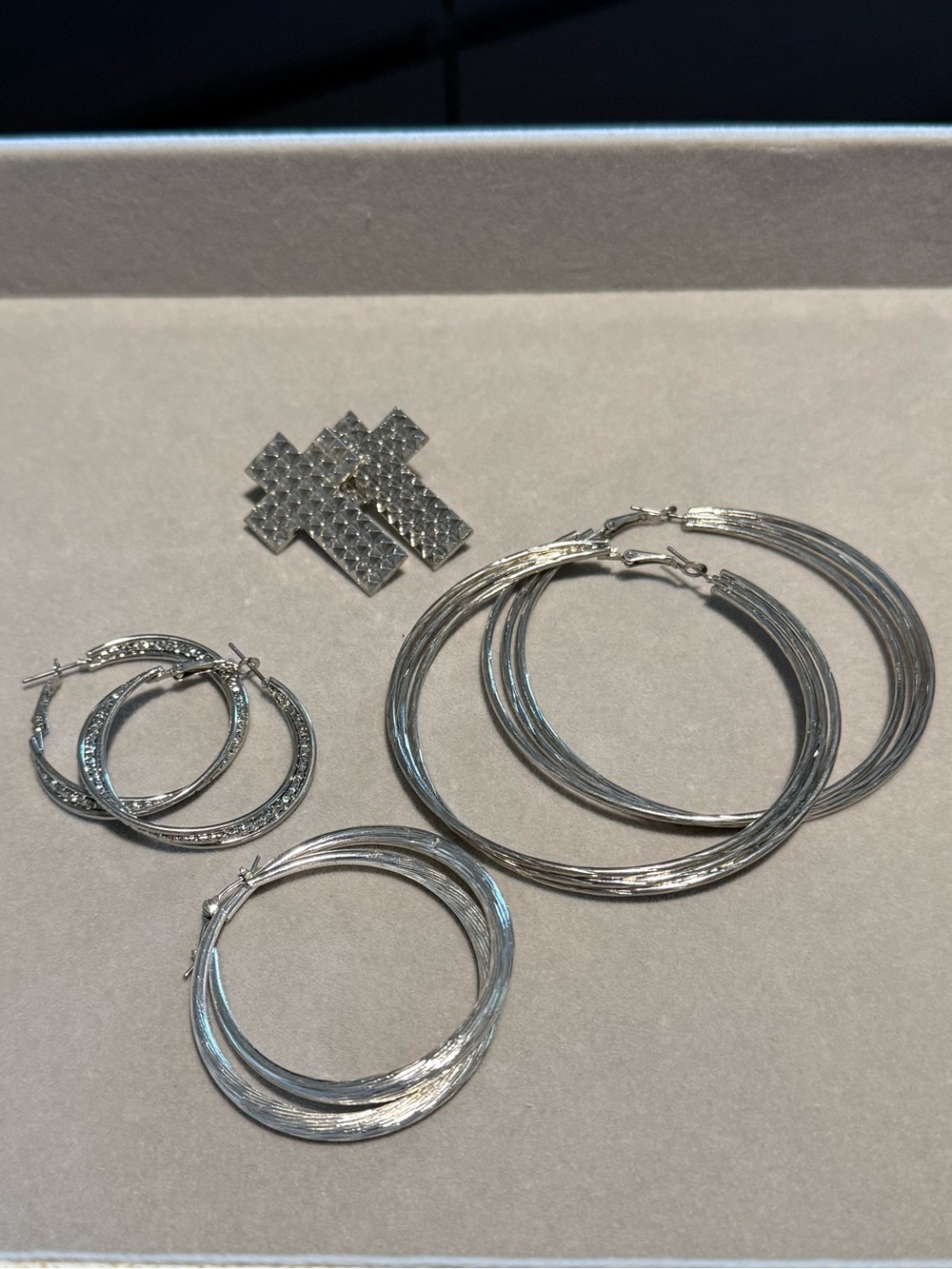 Silver earring set